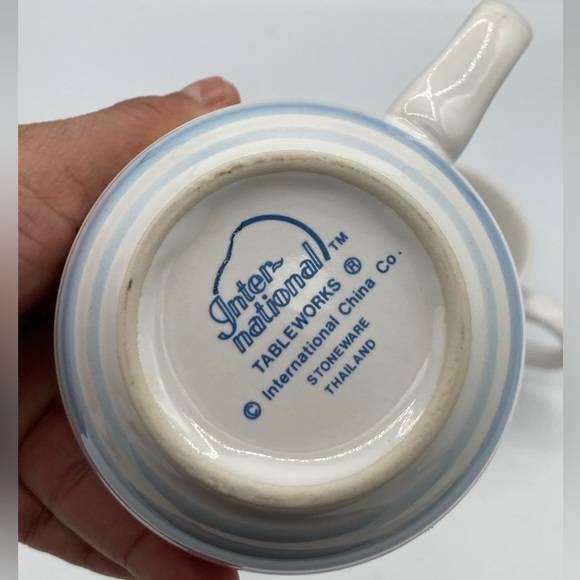 2 Cup Internatonal table works stone ware made Thailand - Picture 6 of 10